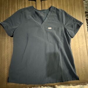 Figs Women’s Catarina One Pocket Scrub Top. Size L. PO 3019. Color Dark Harbor.